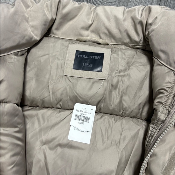 Hollister Puffer Coat - Picture 2 of 3